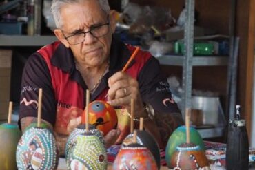 Indigenous artists calling on new government to crack-down on fake Aboriginal art